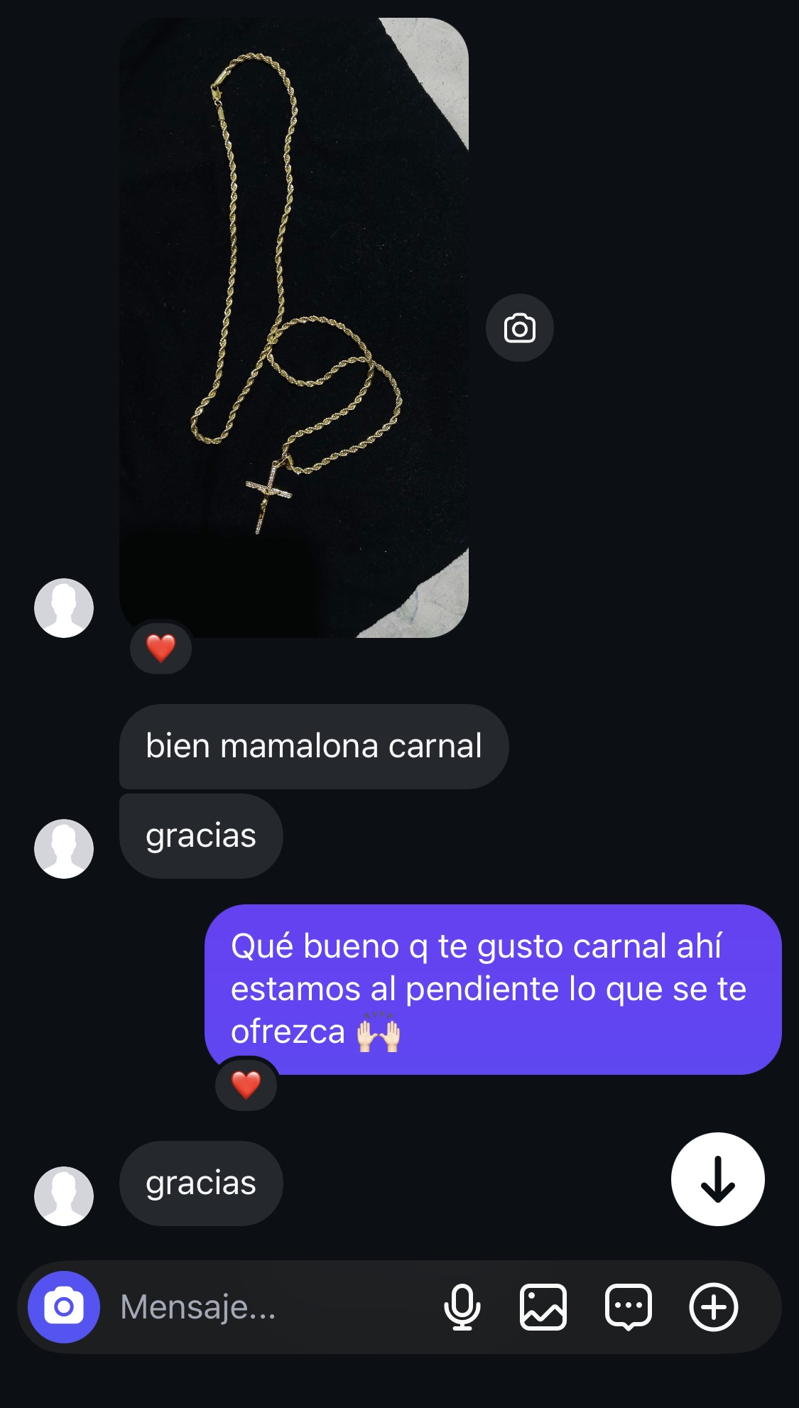 Comentario de cliente satisfecho con su cadena Ayel Lux
